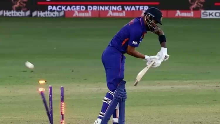 k l rahul out zero runs vs pak